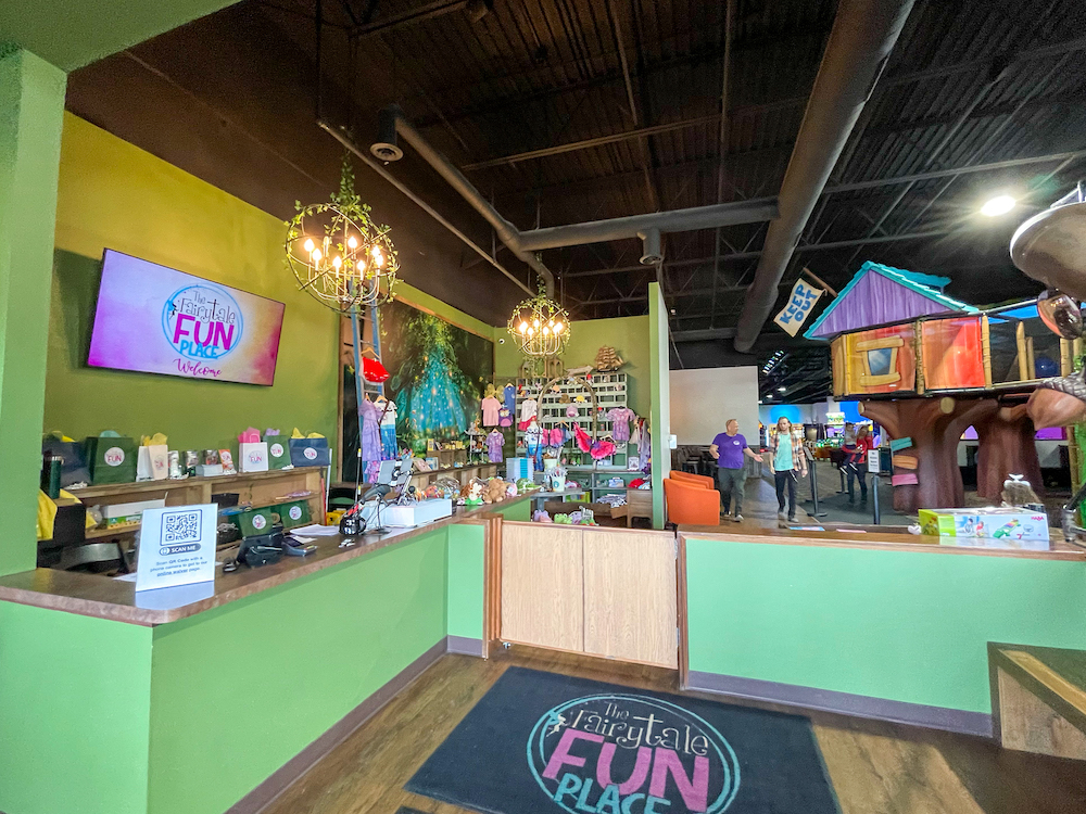 Photo Gallery of our indoor playground and pizza cafe in clarkston michigan